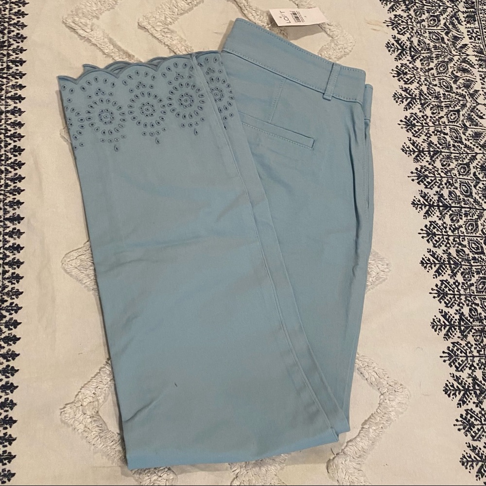 Scalloped ankle designed capri work pants!
